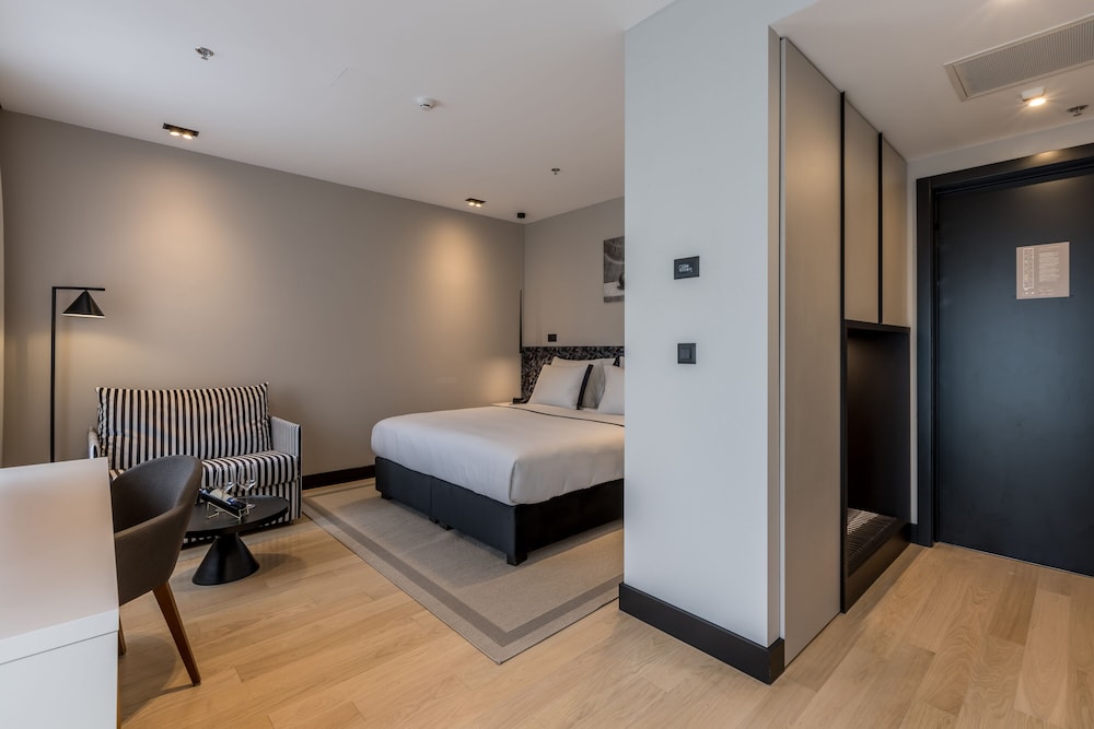 cora hotel