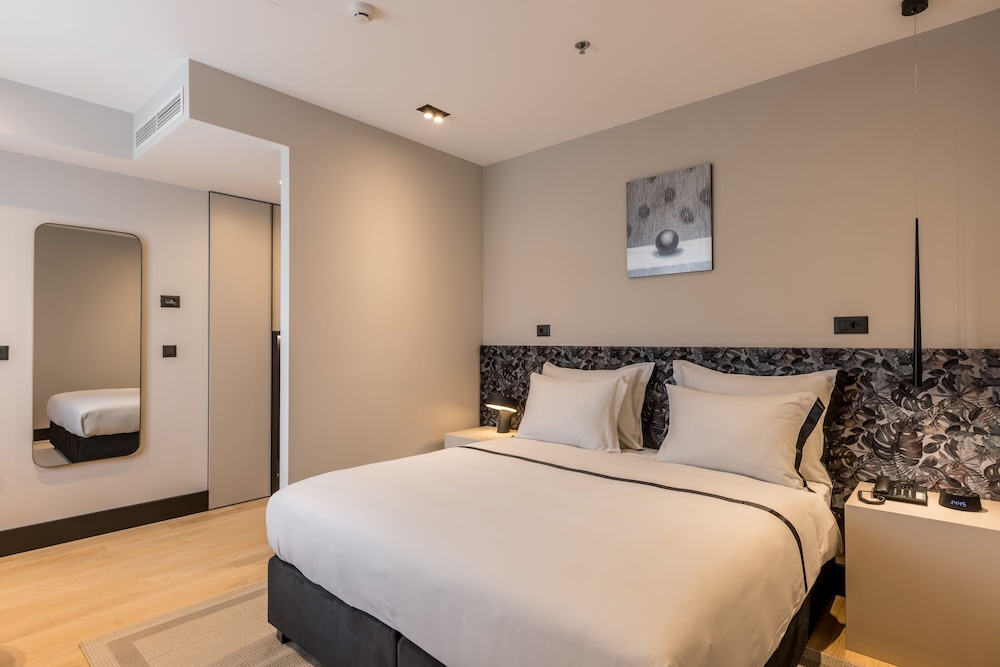 cora hotel