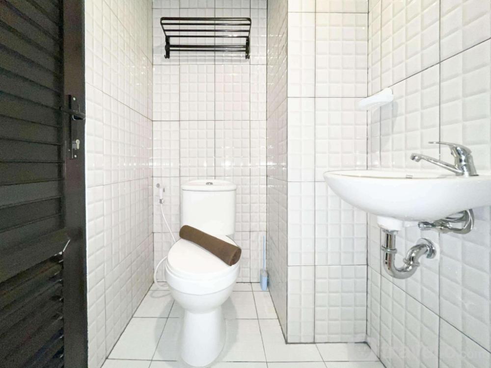 modern designed studio at de prima apartment