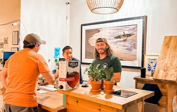 ith santa barbara beach hostel