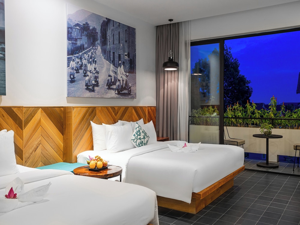 grand yard la residence