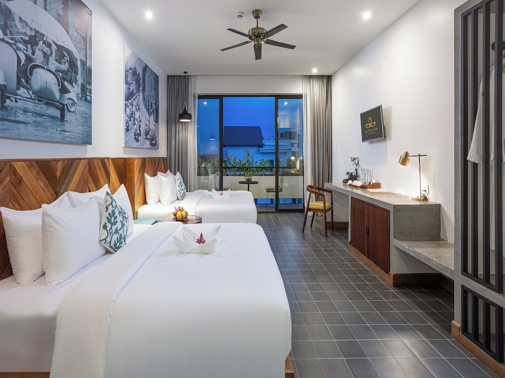 grand yard la residence