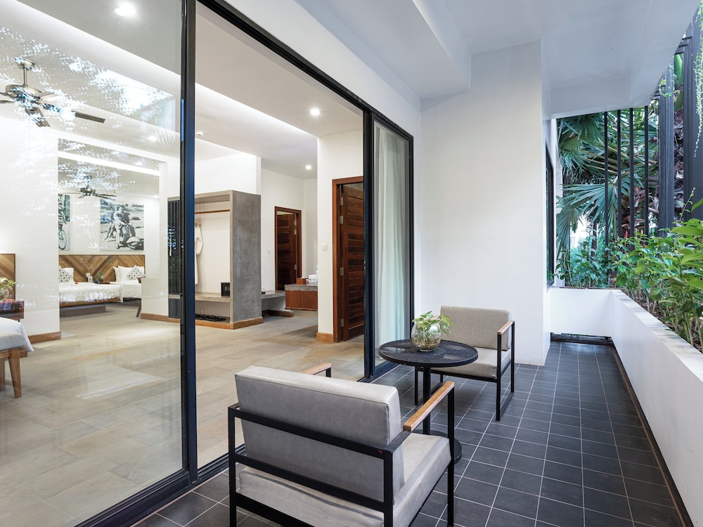 grand yard la residence