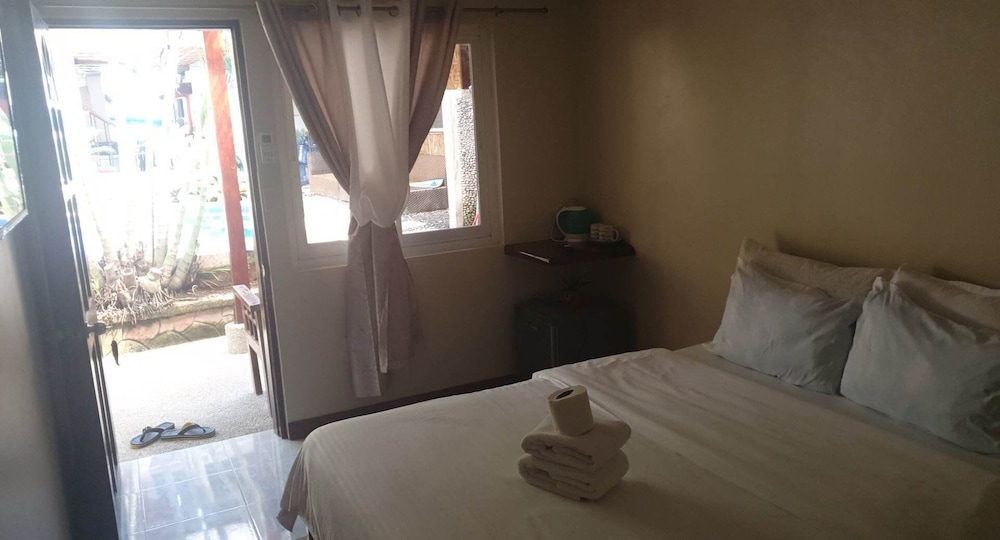 birdwatchers beachfront hotel panglao