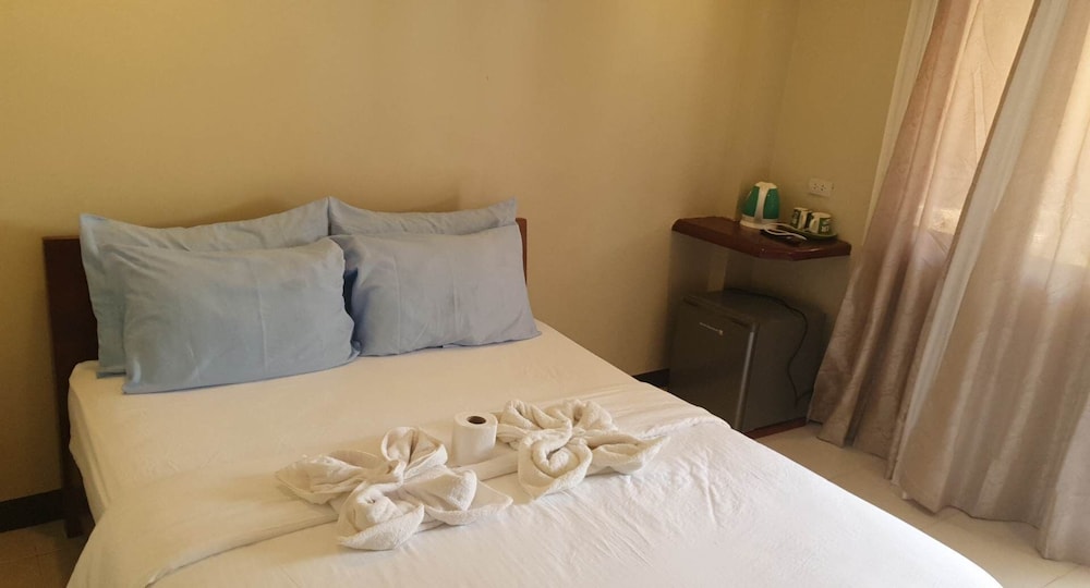 birdwatchers beachfront hotel panglao