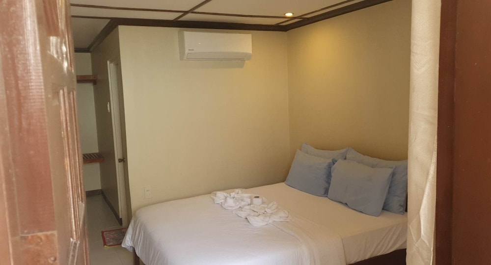 birdwatchers beachfront hotel panglao