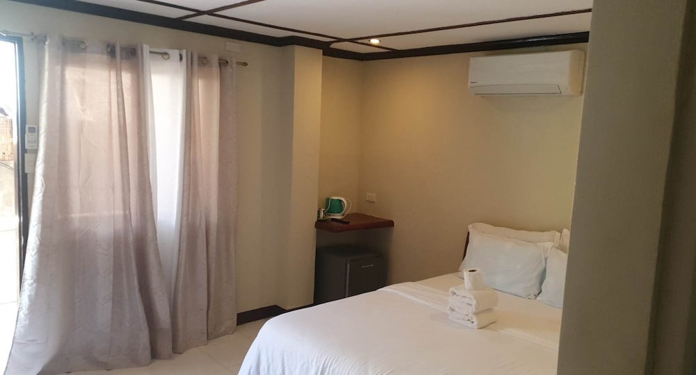 birdwatchers beachfront hotel panglao