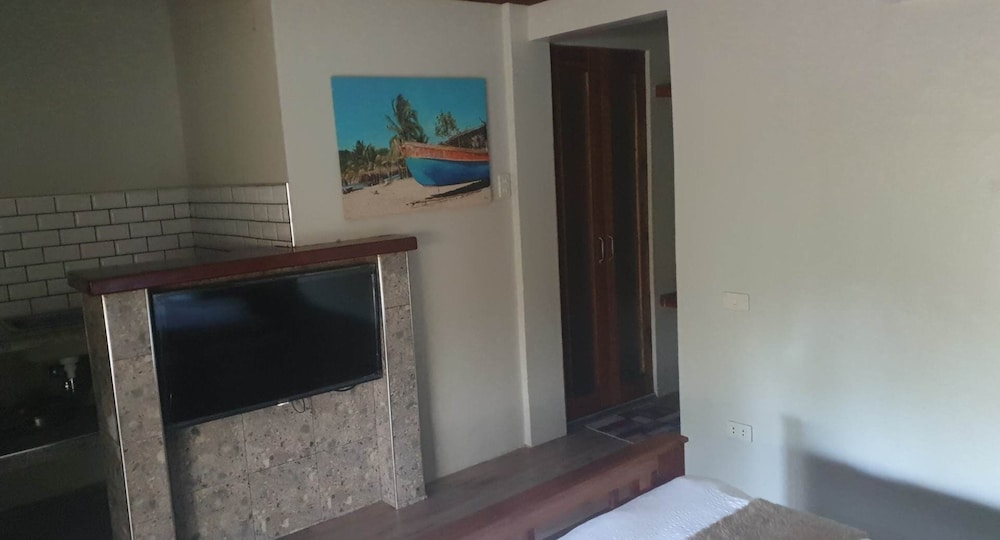 birdwatchers beachfront hotel panglao