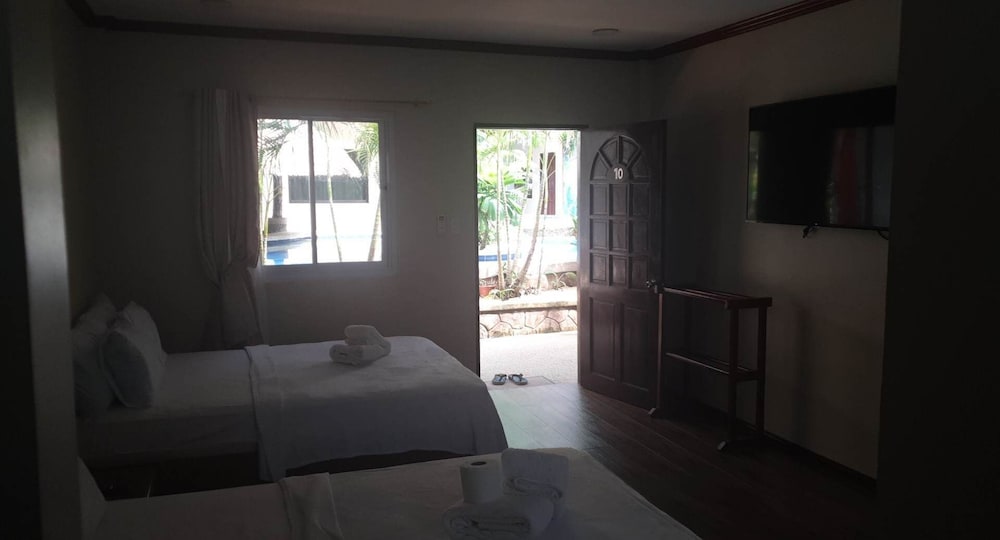 birdwatchers beachfront hotel panglao