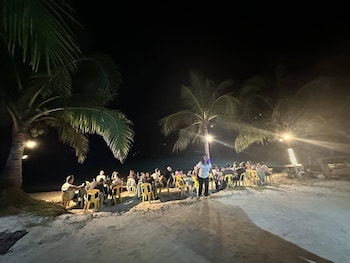 birdwatchers beachfront hotel panglao