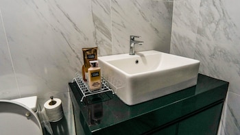 emporis soho residence by airhost