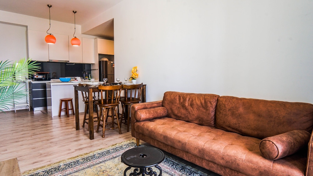 emporis soho residence by airhost