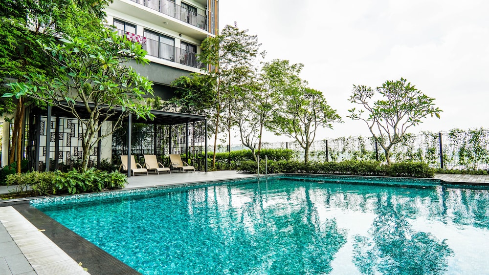 emporis soho residence by airhost