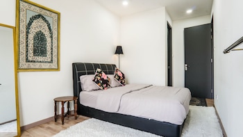 emporis soho residence by airhost