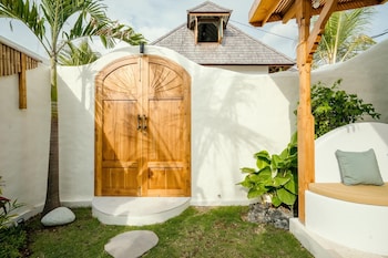 canggutopia by alfred in bali