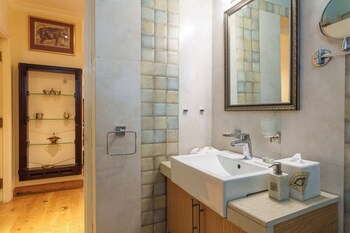 ama stays and trails raman villa shimla