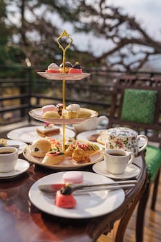 ama stays and trails raman villa shimla