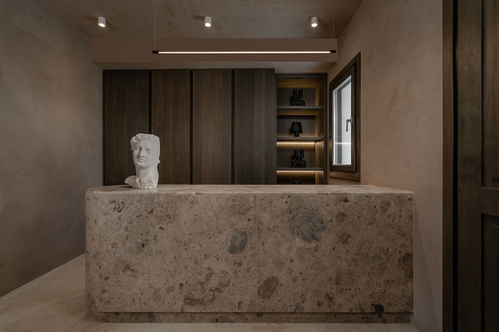 naxos rhyton adults only