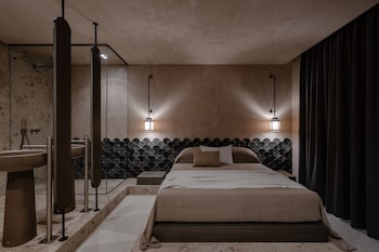 naxos rhyton adults only