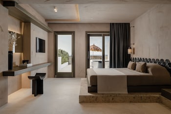 naxos rhyton adults only