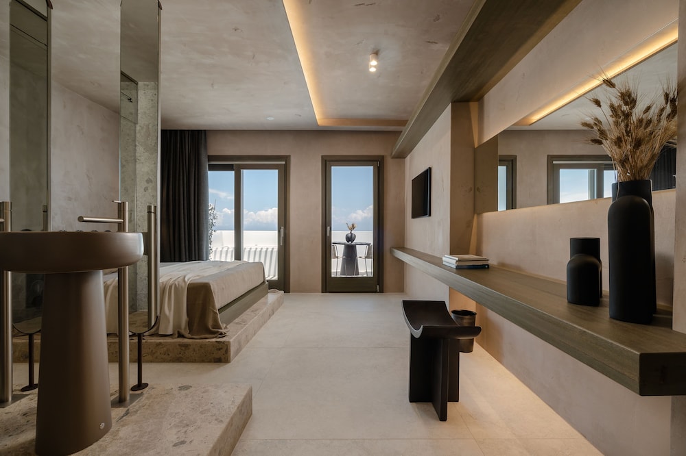 naxos rhyton adults only