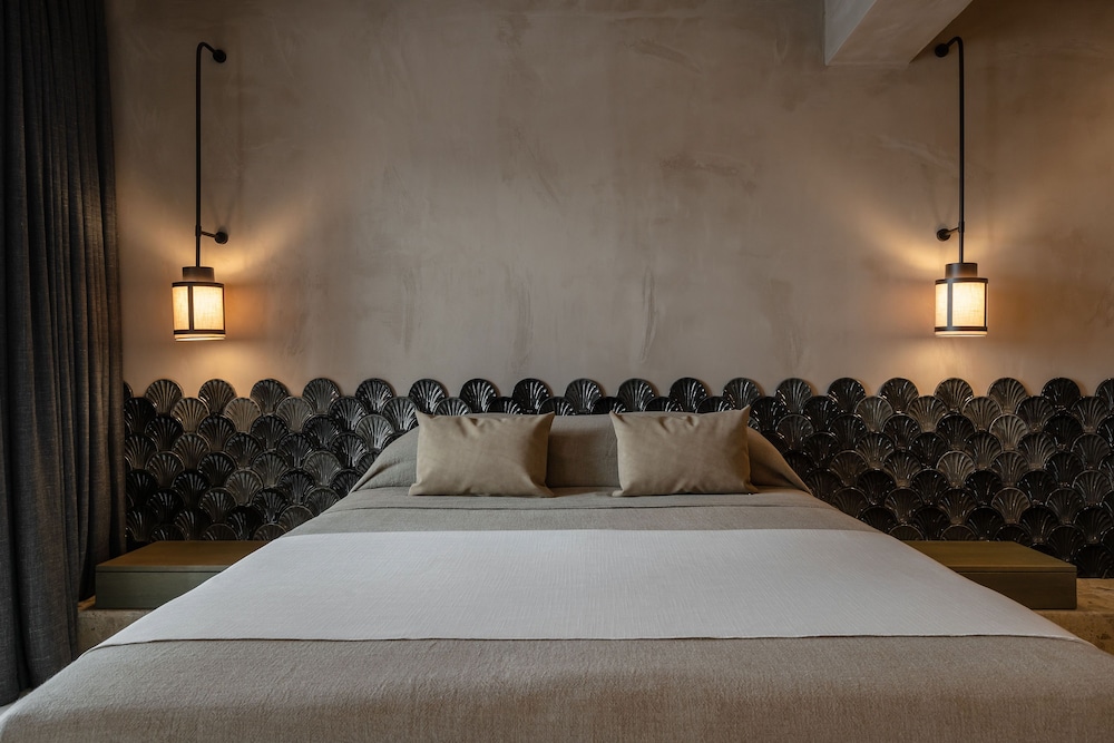 naxos rhyton adults only