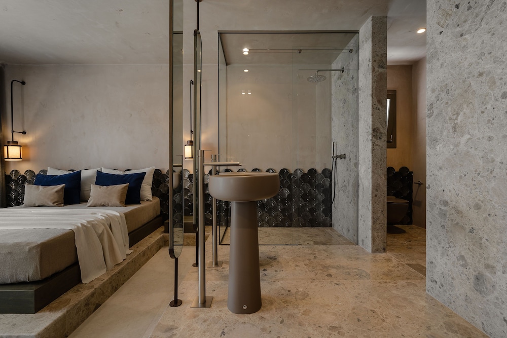 naxos rhyton adults only