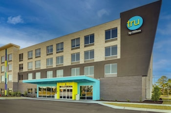 tru by hilton leland wilmington