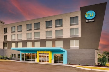 tru by hilton leland wilmington