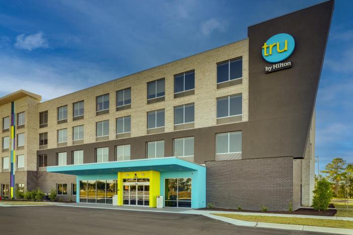 tru by hilton leland wilmington