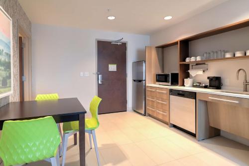 home2 suites by hilton alcoa knoxville airport