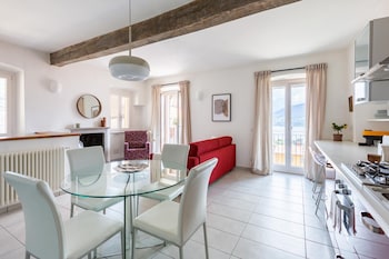 lake view terrace apartment