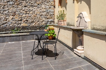 lake view terrace apartment