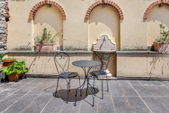 lake view terrace apartment