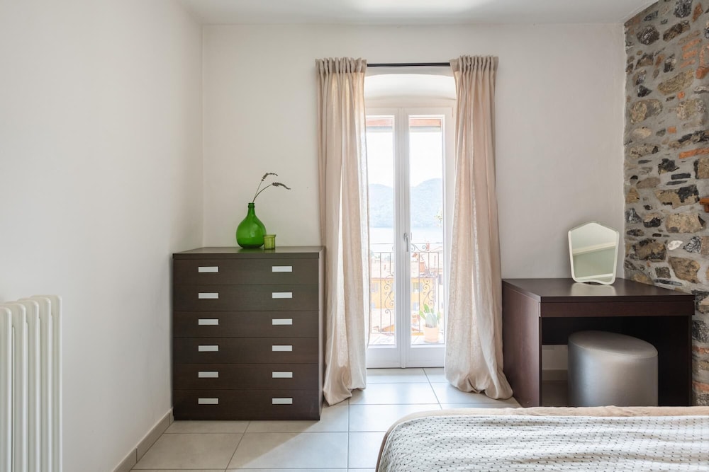 lake view terrace apartment