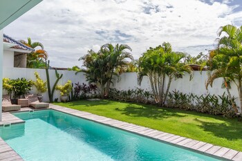 villa maje by alfred in bali