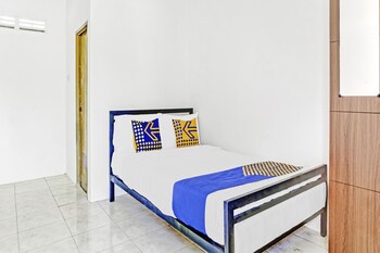 spot on 90742 kinanthy homestay syariah