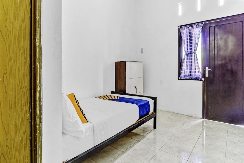 spot on 90742 kinanthy homestay syariah