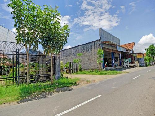 spot on 90742 kinanthy homestay syariah