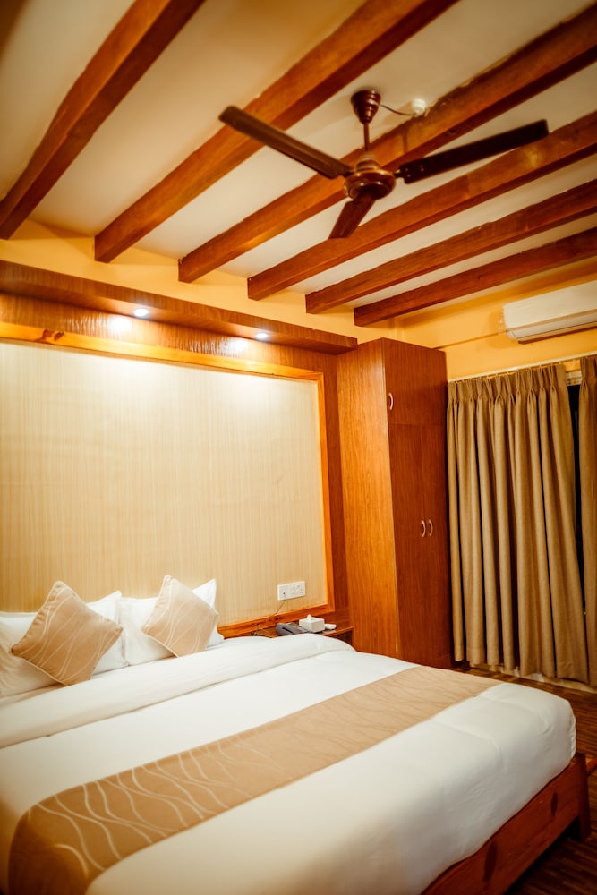 paradise boutique hotel