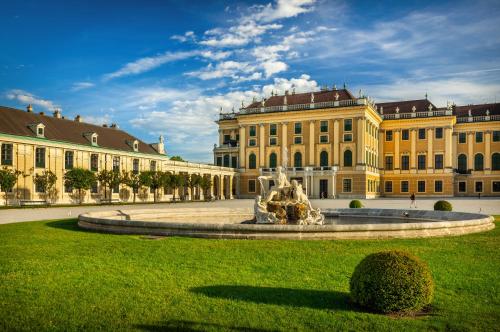 lyf schoenbrunn vienna