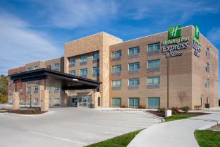 holiday inn express and suites oscoda an ihg hotel