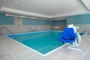 holiday inn express and suites oscoda an ihg hotel