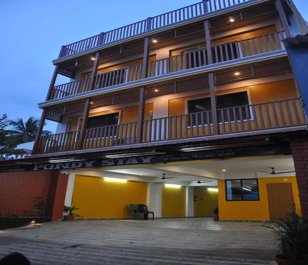 pondy stay