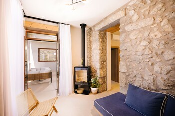 mirthea suites