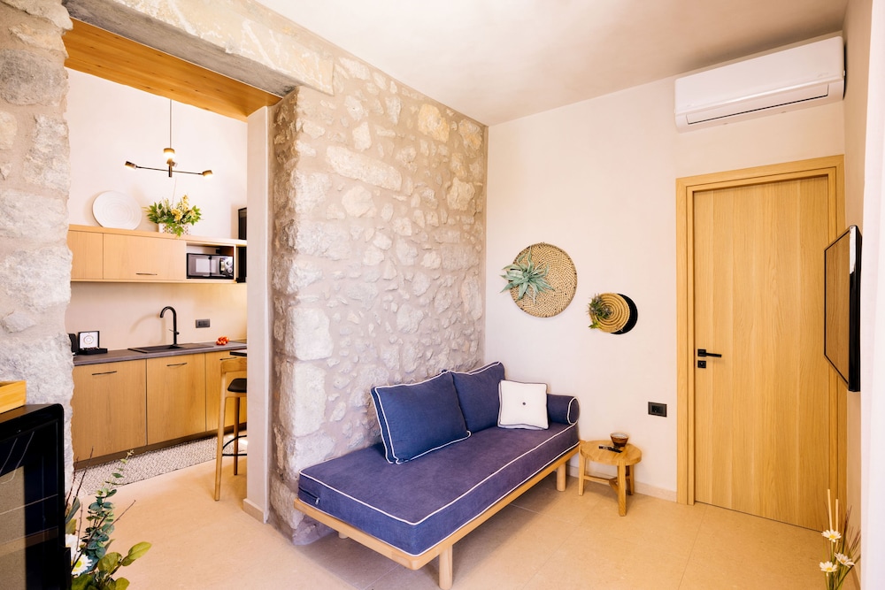 mirthea suites