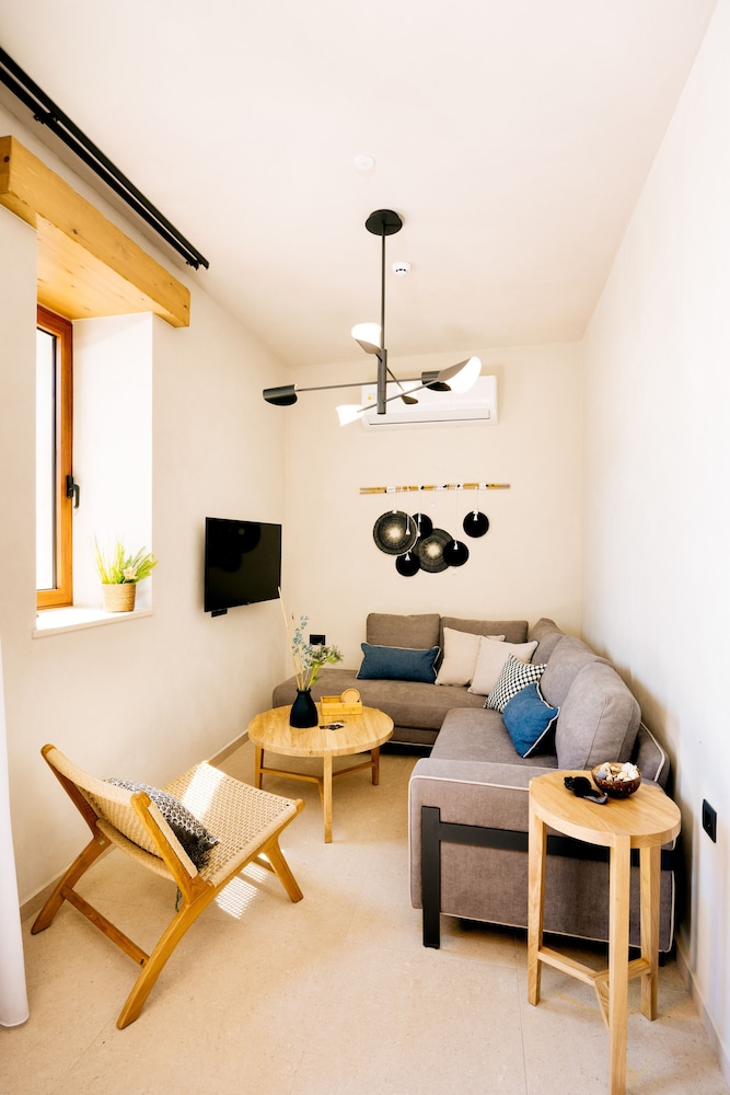 mirthea suites