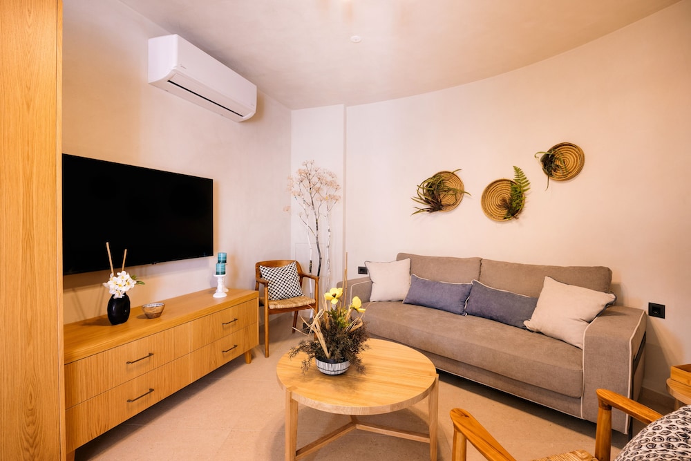 mirthea suites