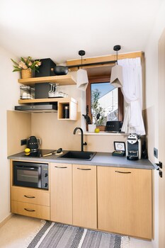 mirthea suites