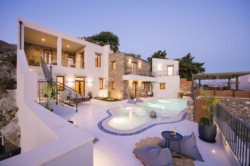 mirthea suites